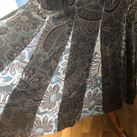 Ann Taylor Loft crush velvet skirt - Picture 3 of 4